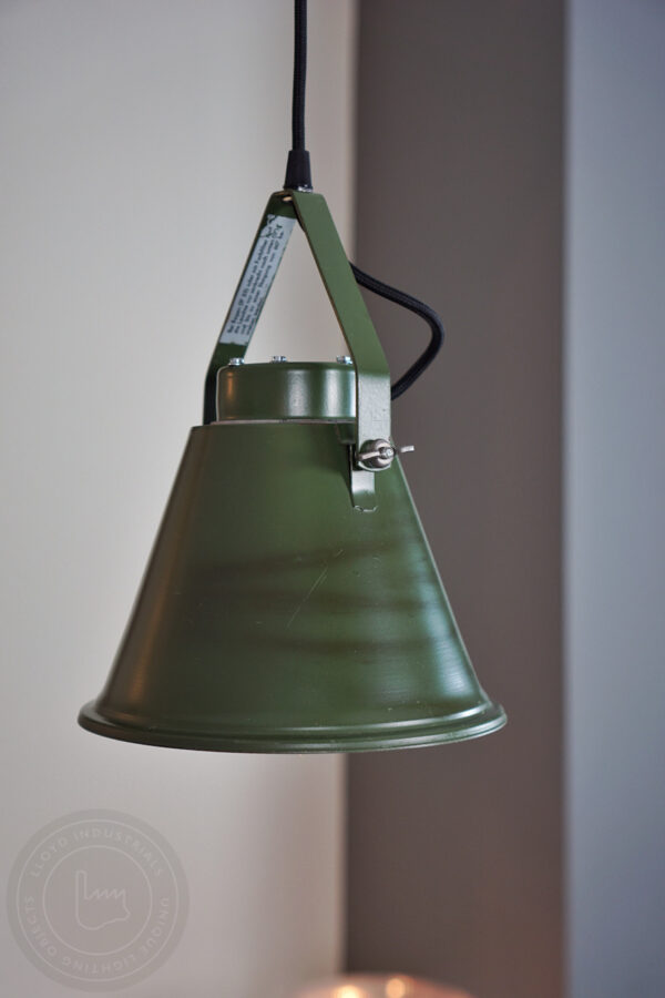 foto van een legerlamp