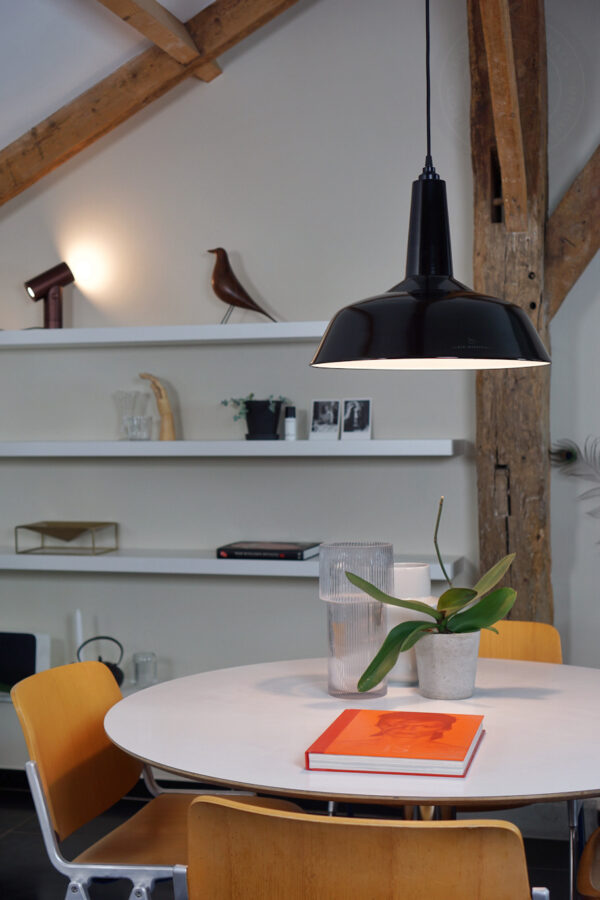 Dutch Design Zwart emaille lamp