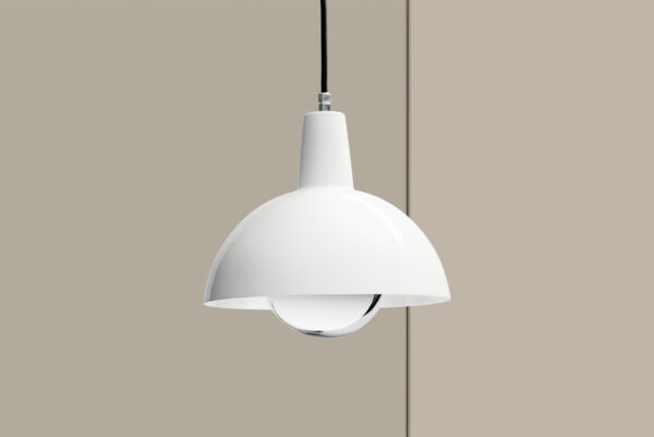 Witte designlamp 1603 hanglamp de Kelk no.17 van Anvia