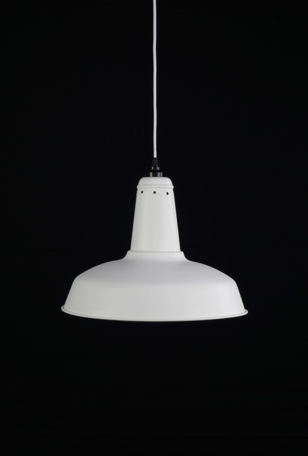 Oude emaille lamp gerestaureerd met witte coating uit Frankrijk GZ010WL van Lloyd Industrials