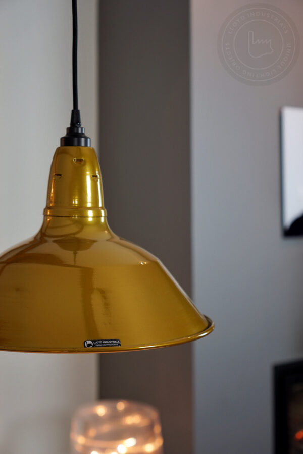 goudkleurige lamp vintage hanglamp duurzaam hergebruikt