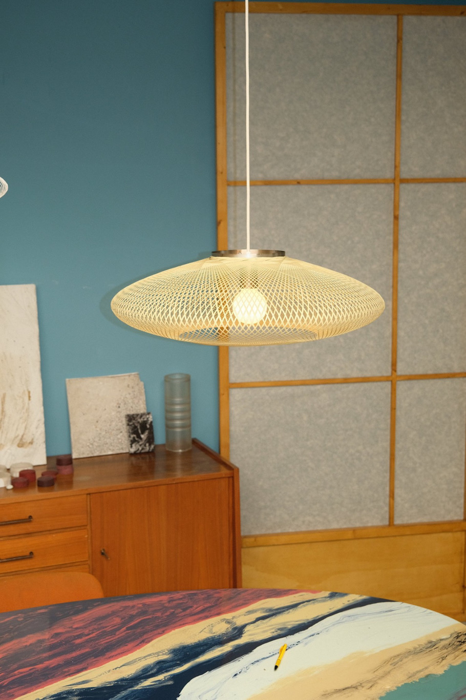 UFO Hazy Yellow lamp in interieur