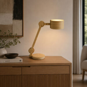 Arend Groosman Circle Arc tafellamp in eiken naturel op houten dressoir