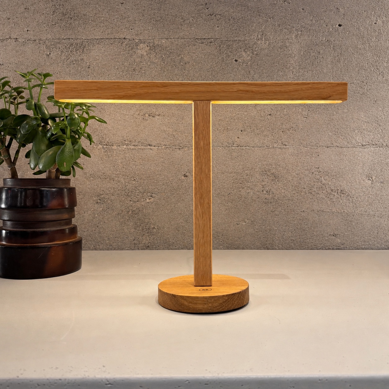 Arend Groosman T lamp in eiken naturel