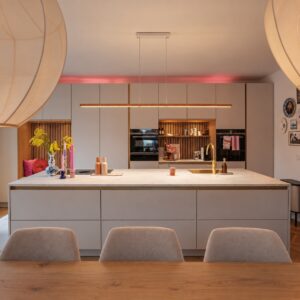Arend Groosman Line Up & Down LED eiken naturel in keuken