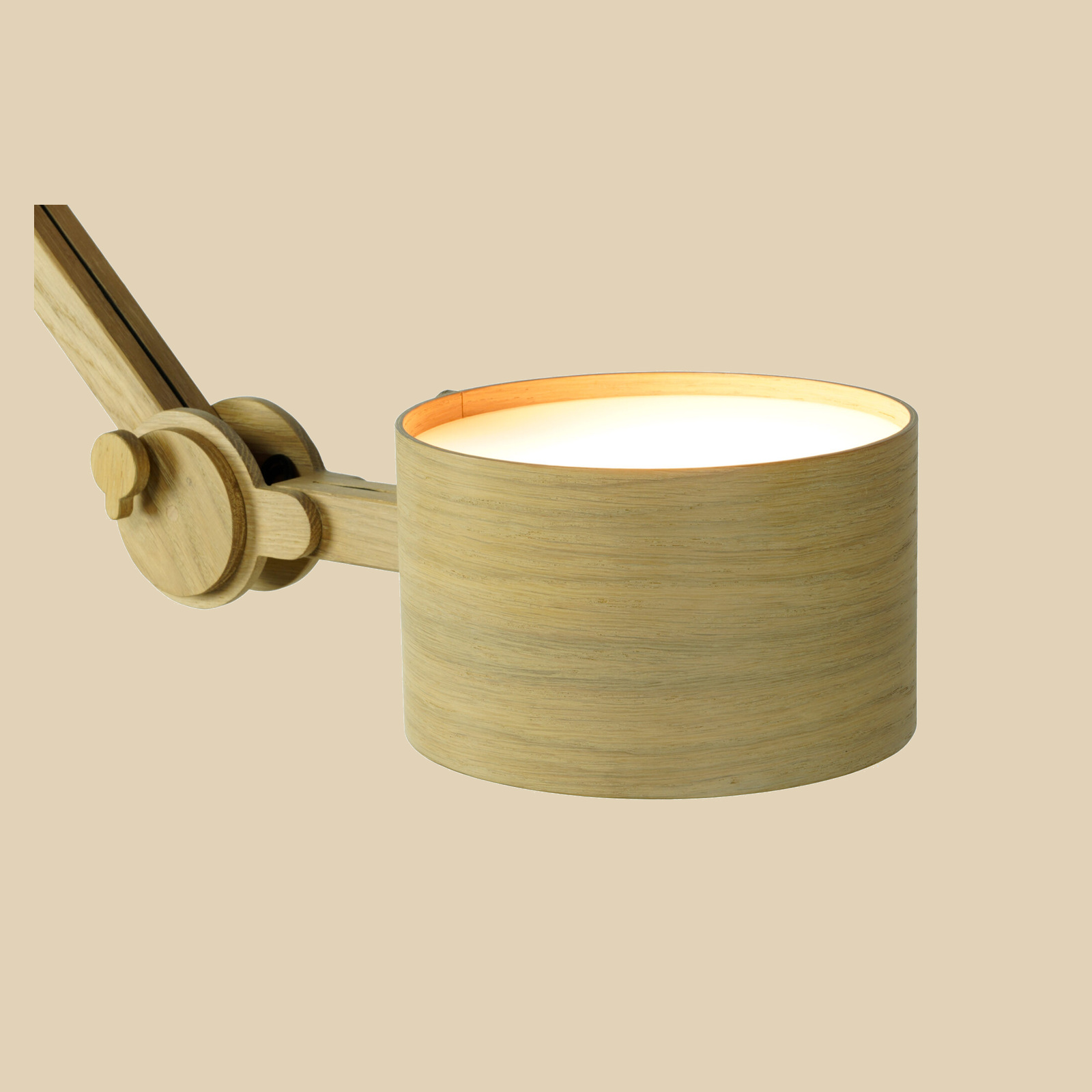 Arend Groosman Circle Arc vloerlamp – detail van de houten lampenkap in naturel eiken met geïntegreerde verlichting.