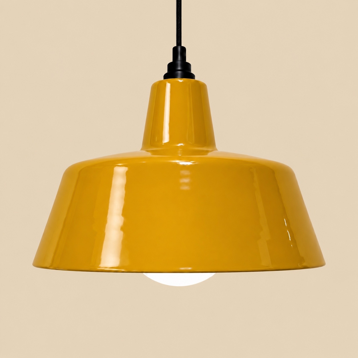 Gele emaille hanglamp EBLI OneTone Honey Yellow