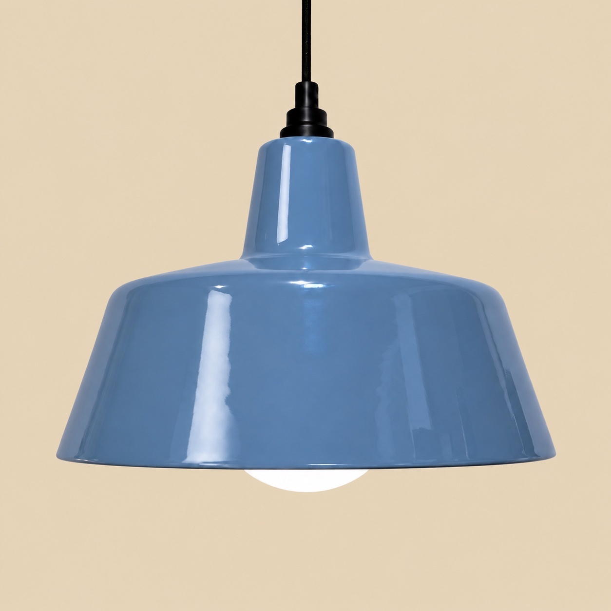 EBLI OneTone Pigeon Blue lichtblauwe emaille hanglamp